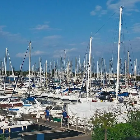 Pour 4 Personnes Proche Du Port Et Des Plages * Agde