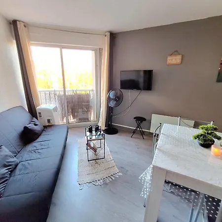 Pour 4 Personnes Proche Du Port Et Des Plages Apartment