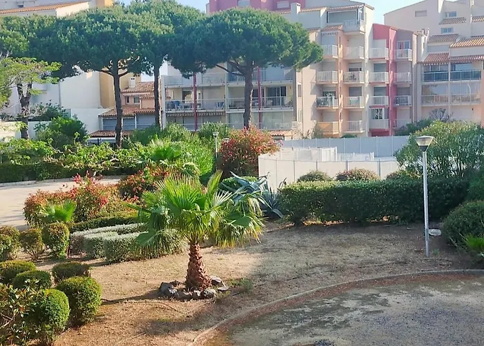 Pour 4 Personnes Proche Du Port Et Des Plages Appartement Agde